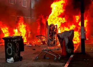 La ultraderecha aumenta sus protestas violentas en Belfast