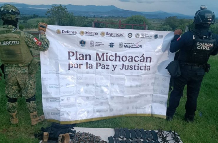 Delincuentes atacan a policías y militares en Queréndaro