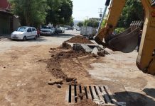 Gobierno de Apatzingán atiende de manera inmediata socavón en la colonia Babilonia.
