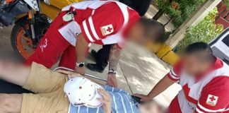 Motociclista herido al chocar contra unidad del transporte público, en Huetamo
