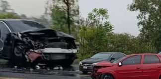 Se registra choque frontal entre dos autos sobrea Morelia-Ciudad Salud