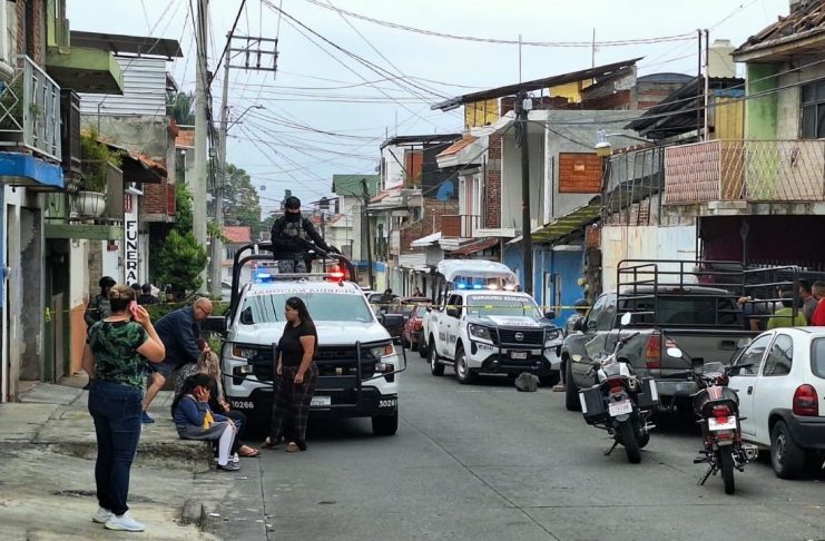 Ejecutan a balazos a un hombre por fuera de una funeraria, en la zona Centro de Uruapan