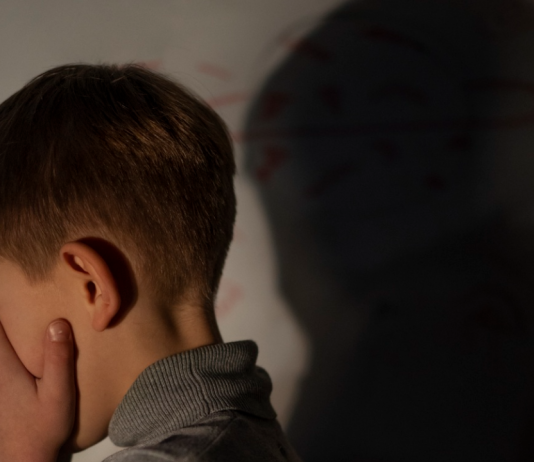 Imputan a 10 hombres por la violación sistemática de un niño de 5 años bajo sumisión química