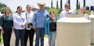 Víctor Vázquez encabeza la cuarta entrega de tinacos a bajo costo en la Tenencia de Isaac Arriaga