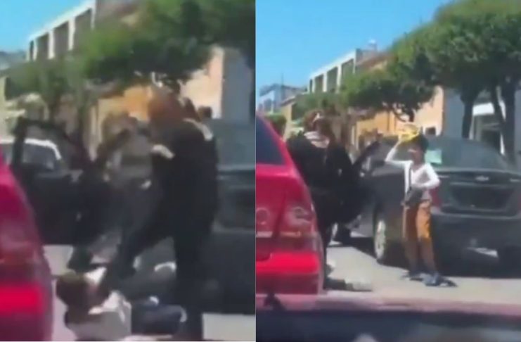#VIDEO // Dos mujeres bajan de autos y pelean frente a un menor
