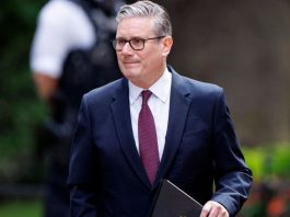 Renuncia Starmer como primer ministro de Reino Unido