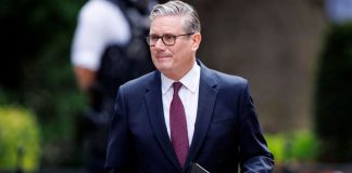 Renuncia Starmer como primer ministro de Reino Unido