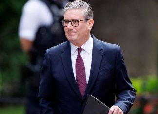 Renuncia Starmer como primer ministro de Reino Unido