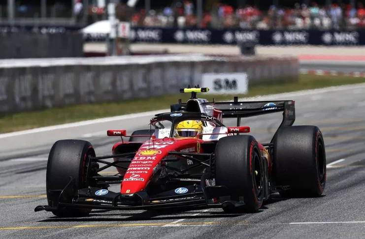 Hamilton conquista Barcelona y logra su primera victoria con Ferrari
