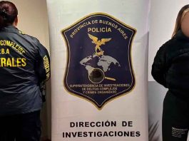 Detienen a agente de la Policía Aeroportuaria de Argentina por presuntamente drogar y robar a hombres que conocía en una app de citas