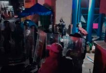 #VIDEO // Policía Morelia desaloja con uso de la fuerza plantón de vecinos de Santa María en planta de Vista Bella