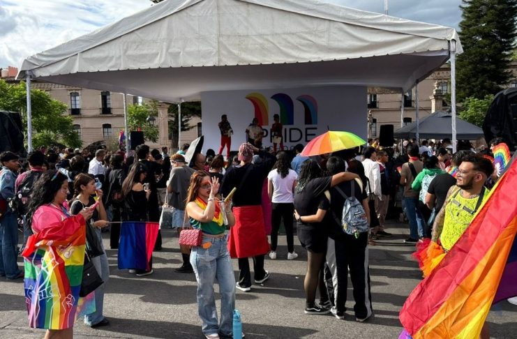 Miles marchan en Morelia por el Orgullo LGBTIQ+