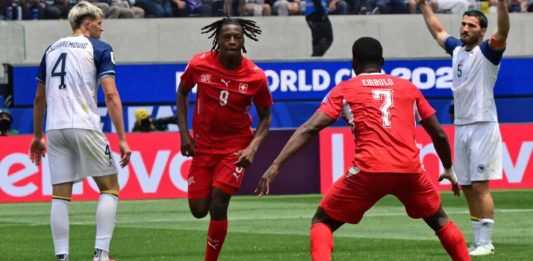 Suiza golea a Bosnia y Herzegovina y toma el liderato del Grupo B