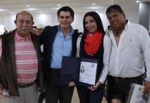 Toño Ixtláhuac apadrina generación de egresados de la UPN Zitácuaro