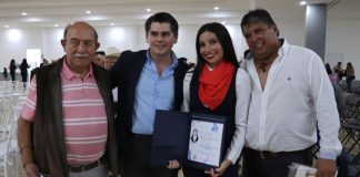 Toño Ixtláhuac apadrina generación de egresados de la UPN Zitácuaro
