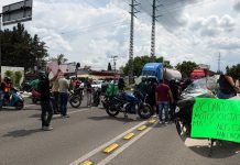 Motociclistas bloquean para exigir justicia por repartidor fallecido en Morelia