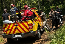 Rescatan a ciclista tras caer a un desnivel en el cerro de La Cruz, en Uruapan