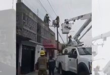 #VIDEO //Intentó escapar por un poste y terminó atrapado durante horas