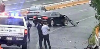 Auto choca contra muro de contención en la Morelia-Pátzcuaro