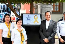 Carlos Soto recibió el distintivo “Municipio Dorado” por su compromiso con la lucha contra el cáncer infantil
