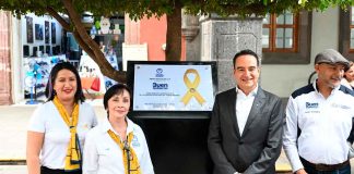 Carlos Soto recibió el distintivo “Municipio Dorado” por su compromiso con la lucha contra el cáncer infantil
