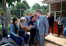 Casa Enlace del Diputado Vicente Gómez ofrece paquetes escolares subsidiados