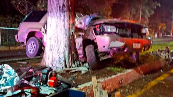 Choque-de-camioneta-contra-arbol