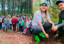 Dayana Pérez fortalece la reforestación en Agua Verde para proteger los bosques de Salvador Escalante
