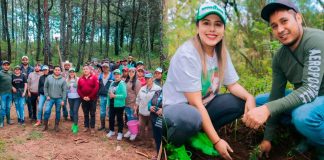 Dayana Pérez fortalece la reforestación en Agua Verde para proteger los bosques de Salvador Escalante