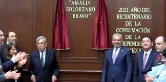 Develan en el Congreso de Michoacán el nombre de Amalia Solórzano de Cárdenas en letras doradas