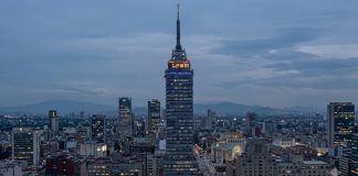 ¿Y si sí?: La Torre Latinoamericana enciende la ilusión mundialista y se vuelve viral