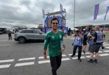 Checo Pérez llega al GP de Gran Bretaña con la playera de México