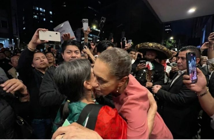#Video // Con mariachis y ovaciones: Comunidad mexicana recibe a Claudia Sheinbaum en Nueva York