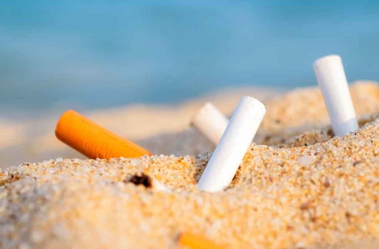 España prohibirá fumar hasta en terrazas y playas