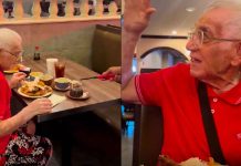 #VIDEO // Desconocidos festejan en restaurante a abuelito que perdió a su esposa