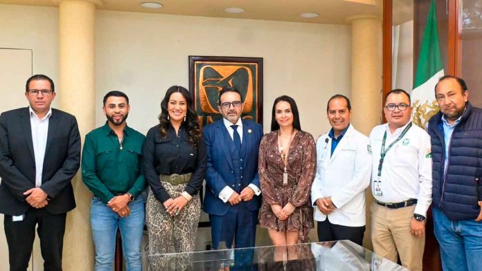 Moni-Valdez-revisa-avances-de-la-nueva-Unidad-de-Medicina