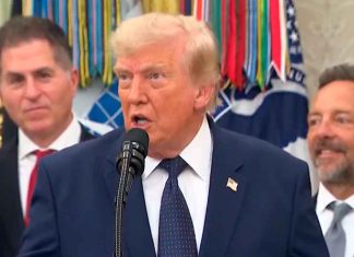 Trump interviene ante la FIFA para levantar la suspensión del delantero Folarin Balogun