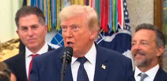 Trump interviene ante la FIFA para levantar la suspensión del delantero Folarin Balogun