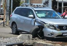 Camioneta es impactada por el tren en Morelia; conductora sufre crisis nerviosa