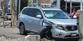 Camioneta es impactada por el tren en Morelia; conductora sufre crisis nerviosa