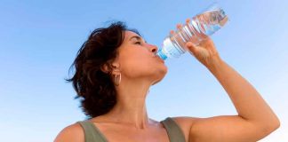 ¿Cuánta agua debes beber al día? Los mitos y la cantidad recomendada