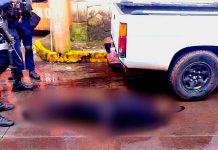 Ejecutan a un hombre en Cotija; junto al cuerpo aseguran cargadores para fusil y equipo táctico