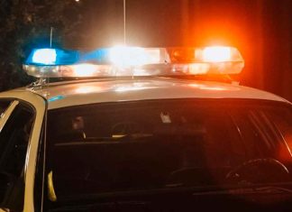 Padre es detenido tras que su hijo cayera de cuatro pisos al estar jugando