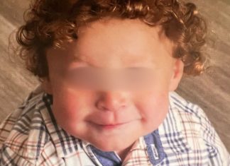Declaran muerto a un bebé y lo hallan respirando horas después en la morgue