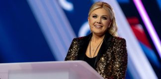 Erika Kirk propone omitir el voto femenino por el “sufragio por hogar” en la cumbre conservadora