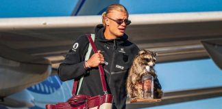 #VIDEO // “Me siguió a casa”: Haaland regresa a Noruega con un mapache de 750 dólares