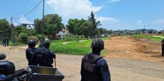 #VIDEO // Autoridades desalojan a invasores de predio tras enfrentamiento, en Uruapan