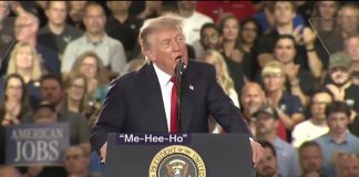 Donald Trump imita pronunciación de Claudia Sheinbaum al decir “México” durante mitin en Michigan