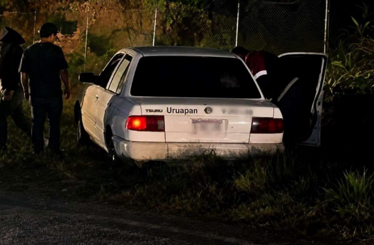 Ejecutan a tiros a un taxista en el Fraccionamiento Los Viñedos, al poniente de Uruapan