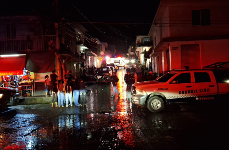 Pareja de motociclistas ejecutada a balazos en la colonia Rubén Jaramillo, Uruapan